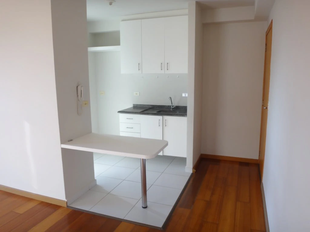2-bedroom apartment with wood or laminate floors in Curitiba — photo 20