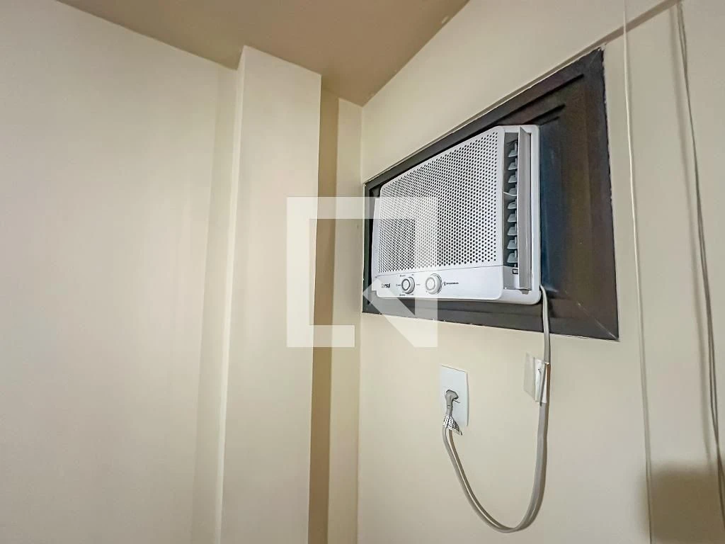 Furnished 2-bedroom apartment with built-in wardrobes — photo 17