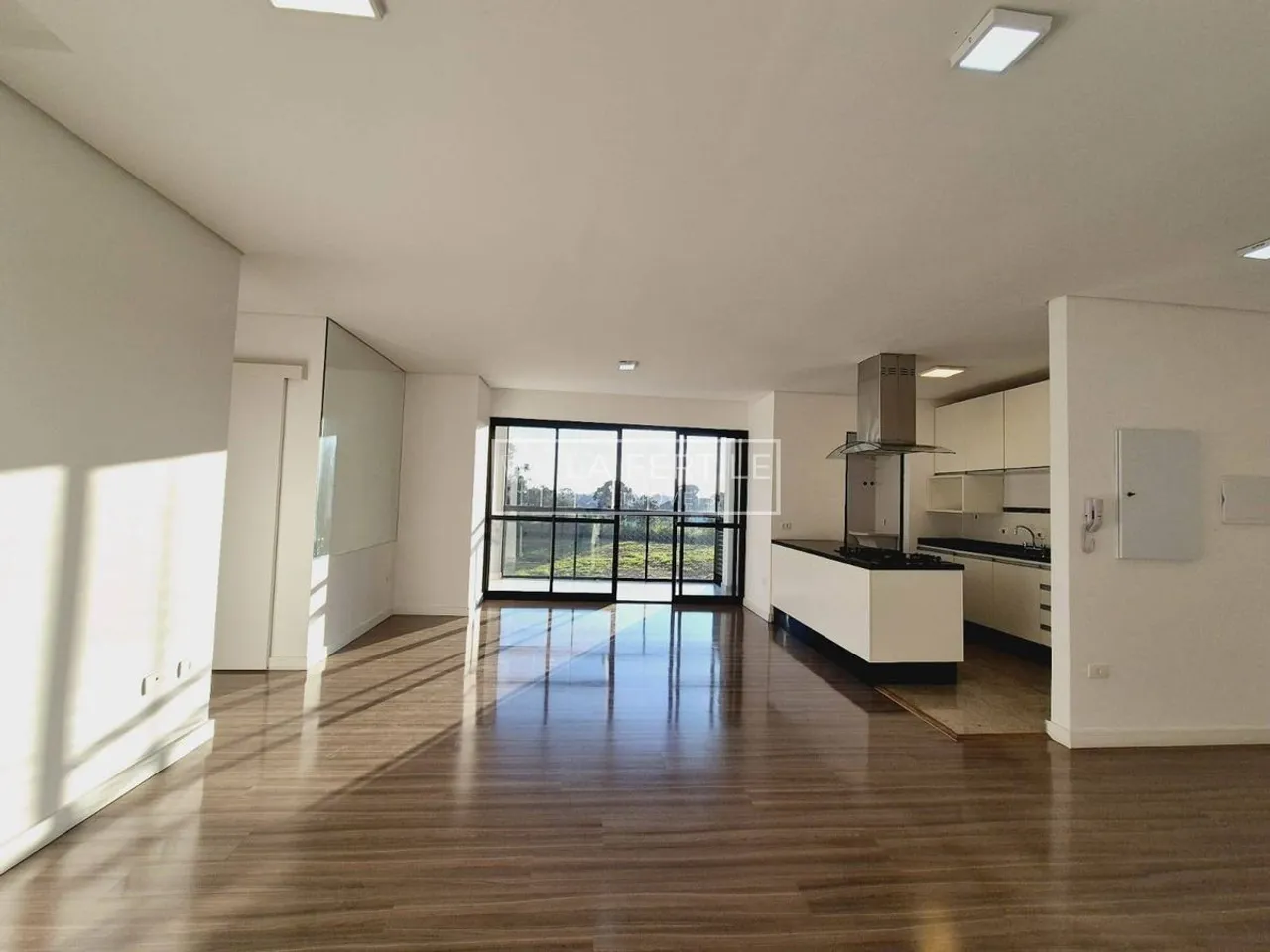 115 m² apartment with 2 bedrooms and an open-plan kitchen — photo 3