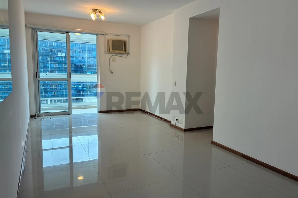 Квартира 90 м² із заскленим балконом та видом на гори — photo 29