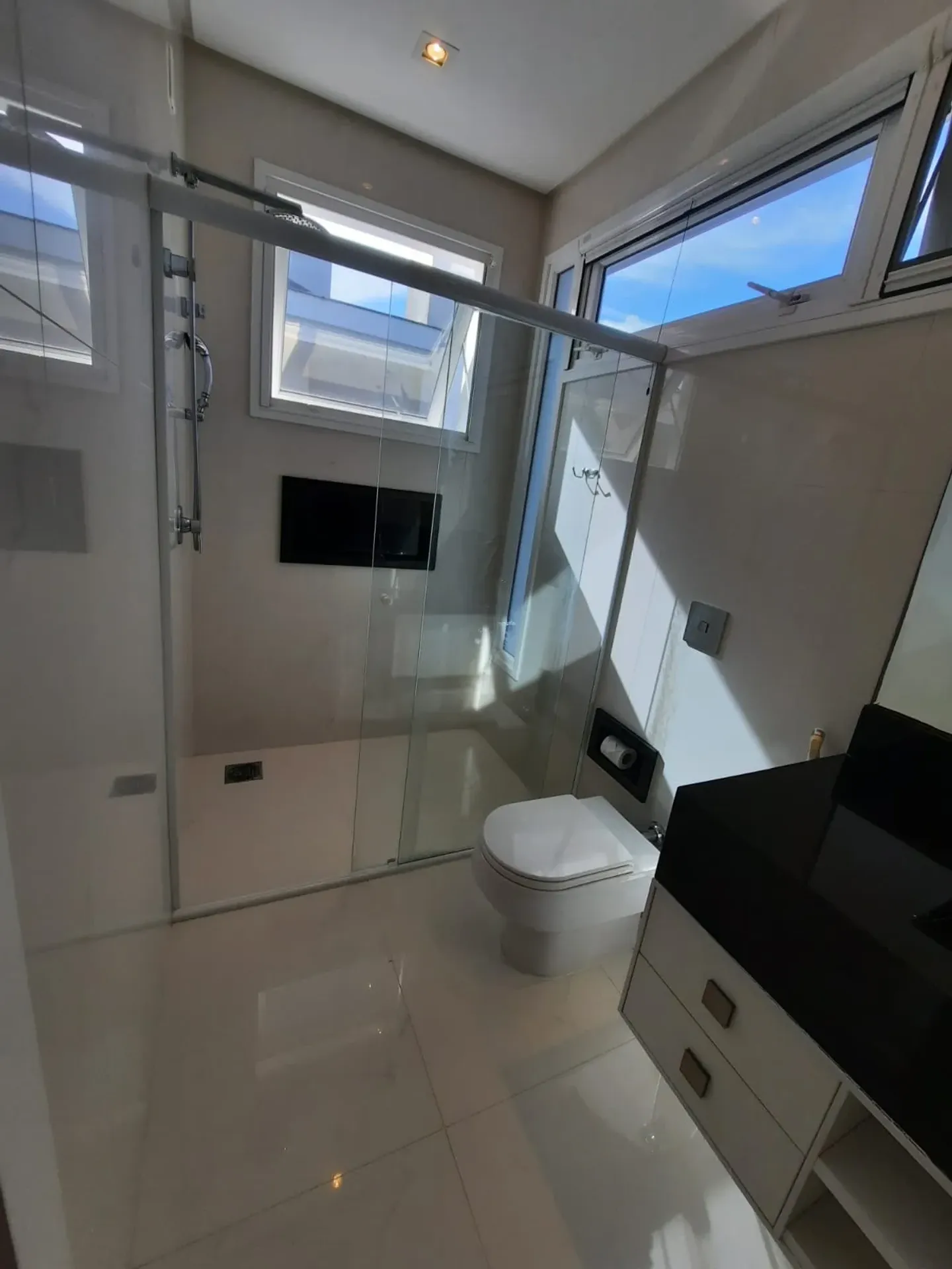 House with 7 bedrooms and an open-plan kitchen — photo 7