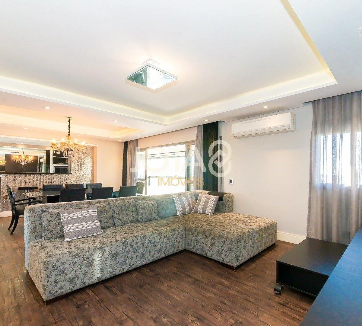 Apartment with 3 en-suite bedrooms and enclosed balcony — photo 7