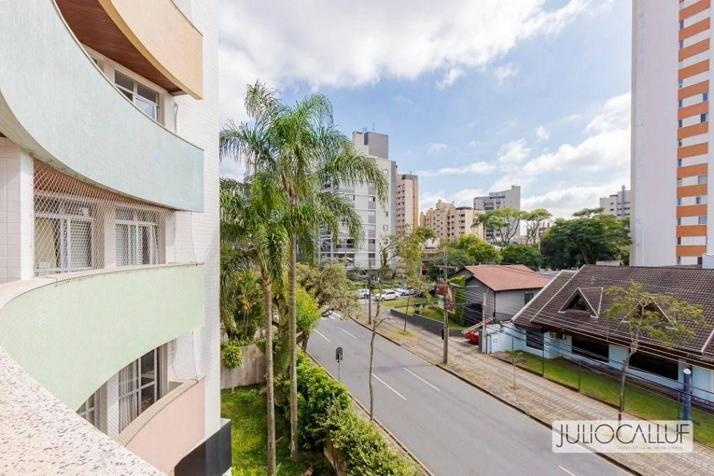 Застеклённый балкон и 3 спальни: квартира 151 м² — photo 32