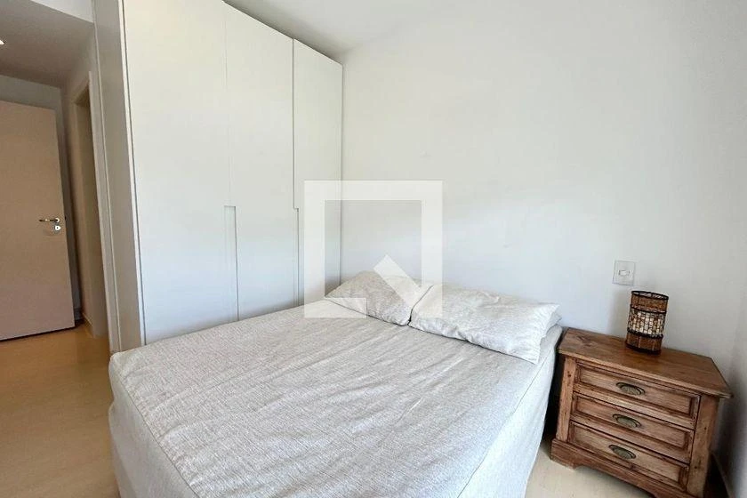 Furnished apartment, 196 m², with a glass-enclosed balcony — photo 19