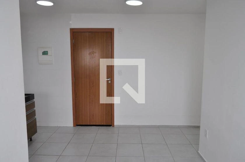2-bedroom apartment in a building with a gym — photo 8