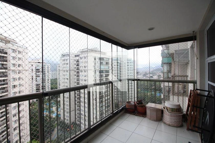 Glass-enclosed balcony in a 2-bedroom apartment, 78 m² — photo 12