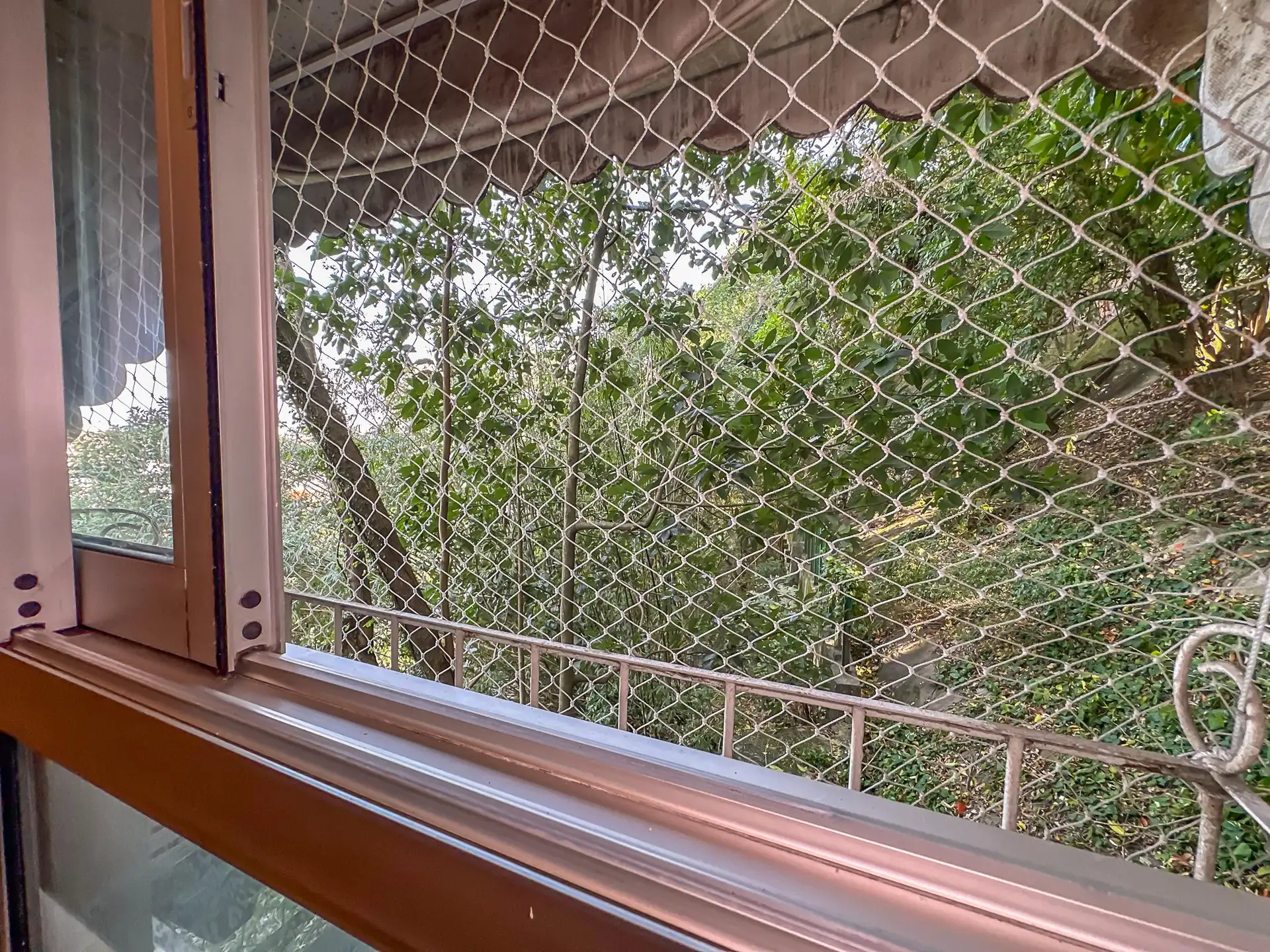 Furnished 2-bedroom apartment with open views — photo 22