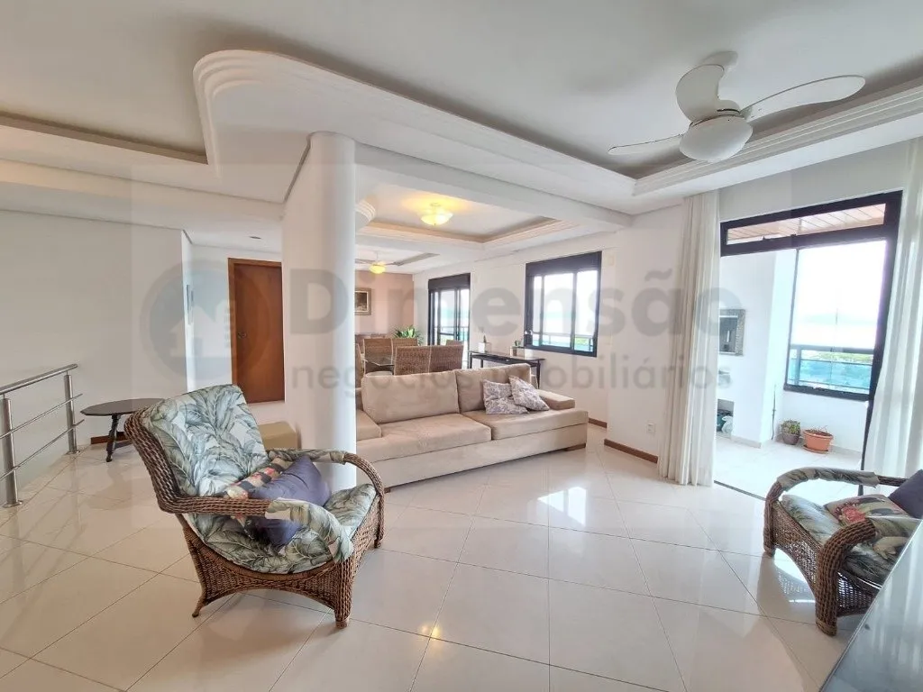 Furnished 298 m² apartment with 3 bedrooms and 3 parking