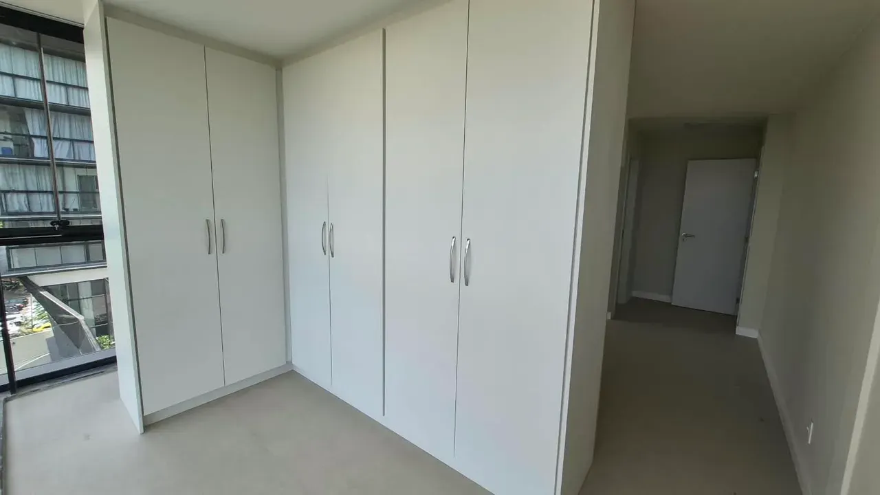 3-bedroom apartment with floor-to-ceiling windows — photo 13