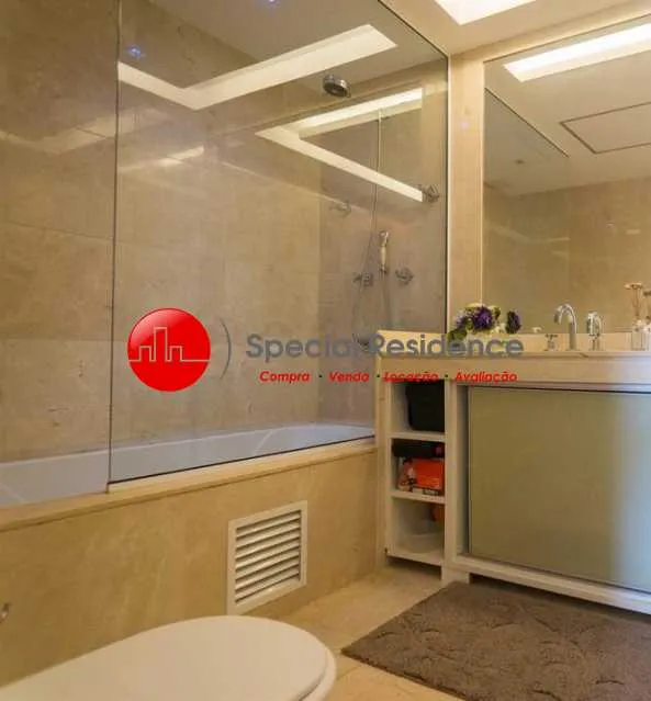 Furnished duplex-style cover with 4 bedrooms and 4 baths — photo 10