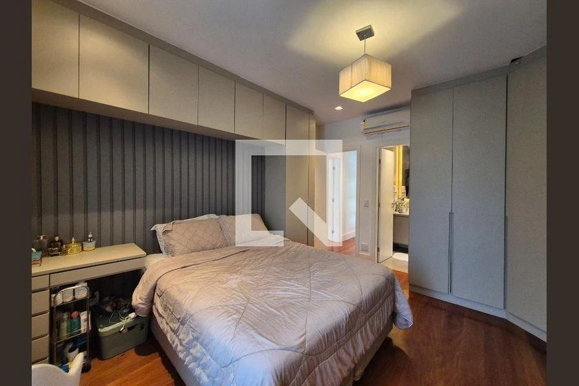 Home office in a 4-bedroom house, 373 m² — photo 21