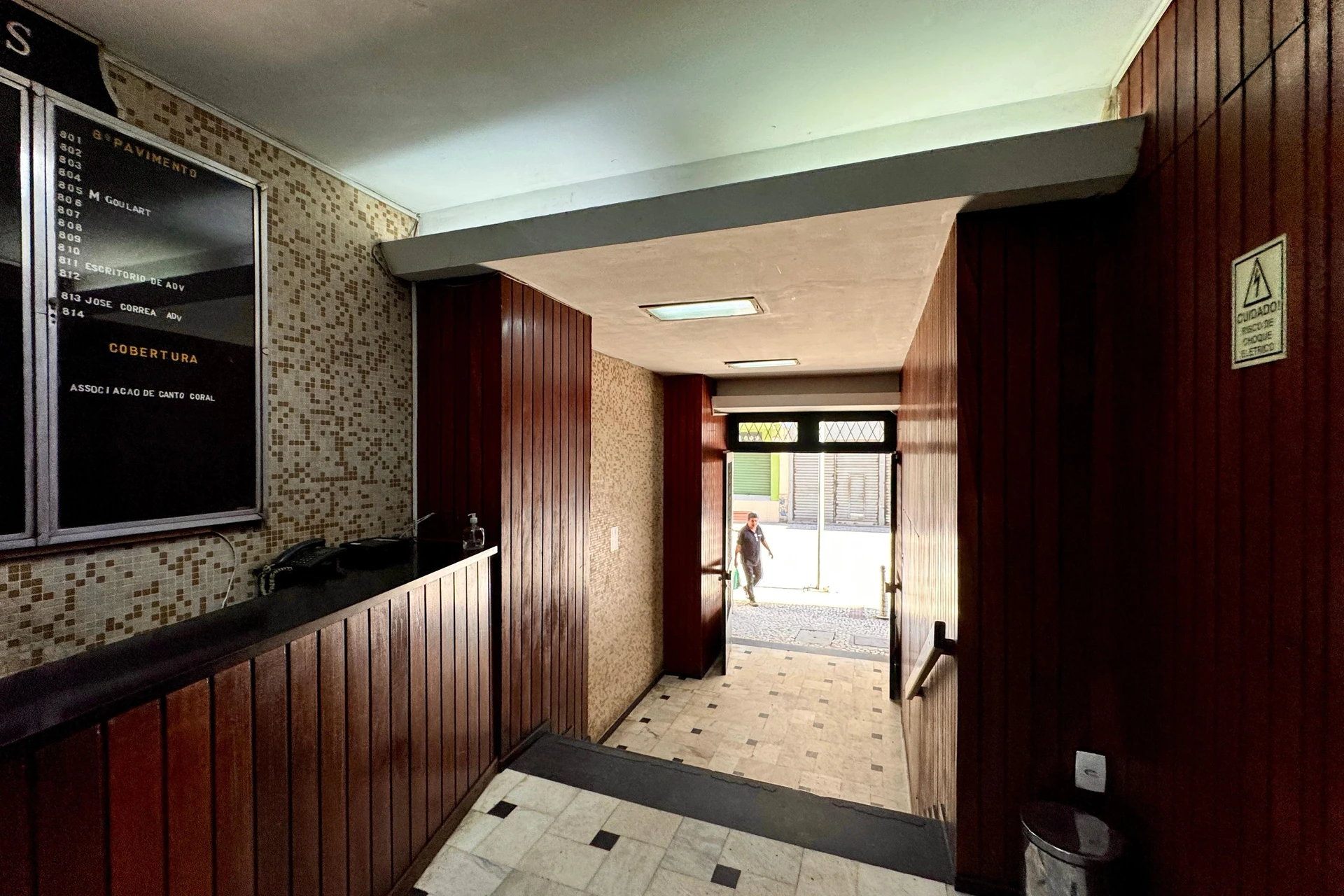 Furnished 1-bedroom apartment with pet-friendly policy — photo 15