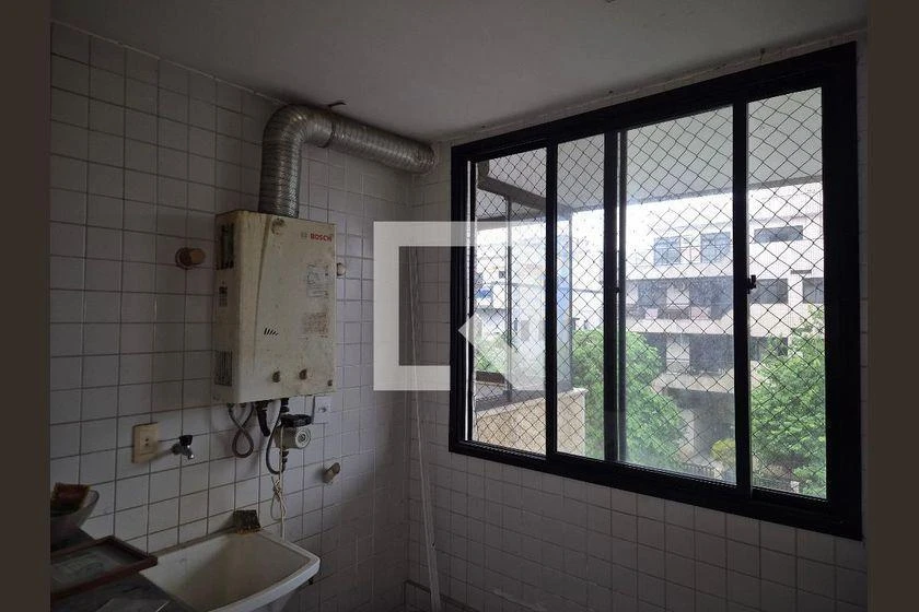 3-bedroom apartment, 1 with its own bathroom, 152 m² — photo 33