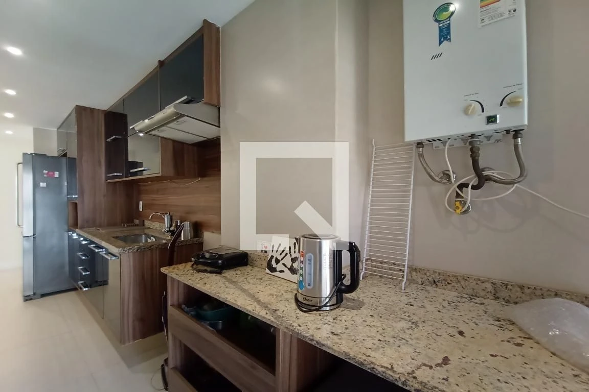 Furnished 3-bedroom apartment with 3 bathrooms and balcony — photo 19