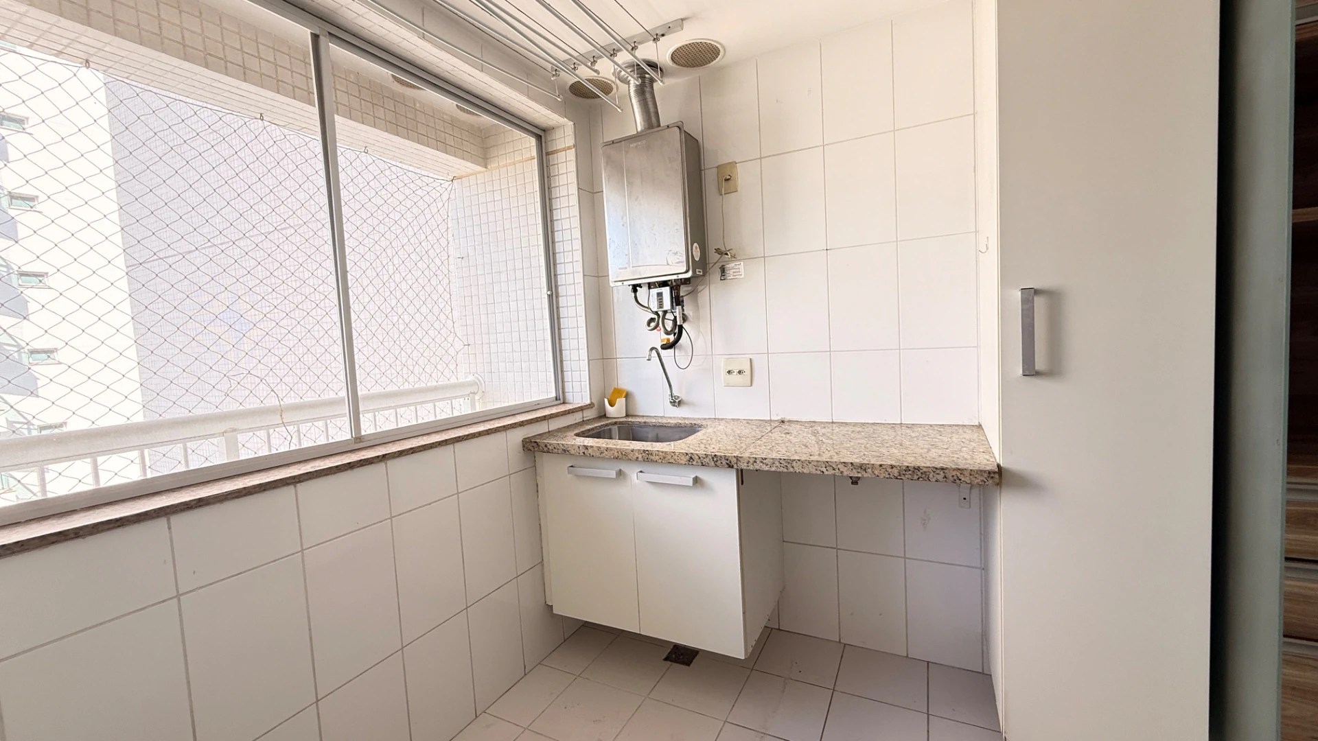 4-bedroom apartment with a gourmet balcony and 160 m² — photo 19
