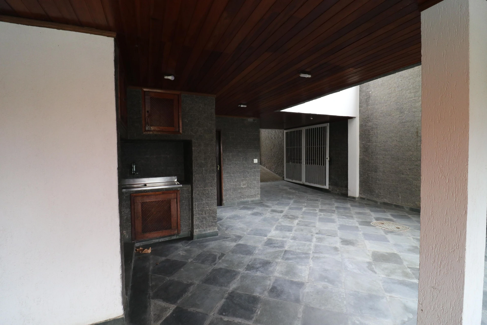 Vestidor y 5 dormitorios: casa de 420 m² — photo 22