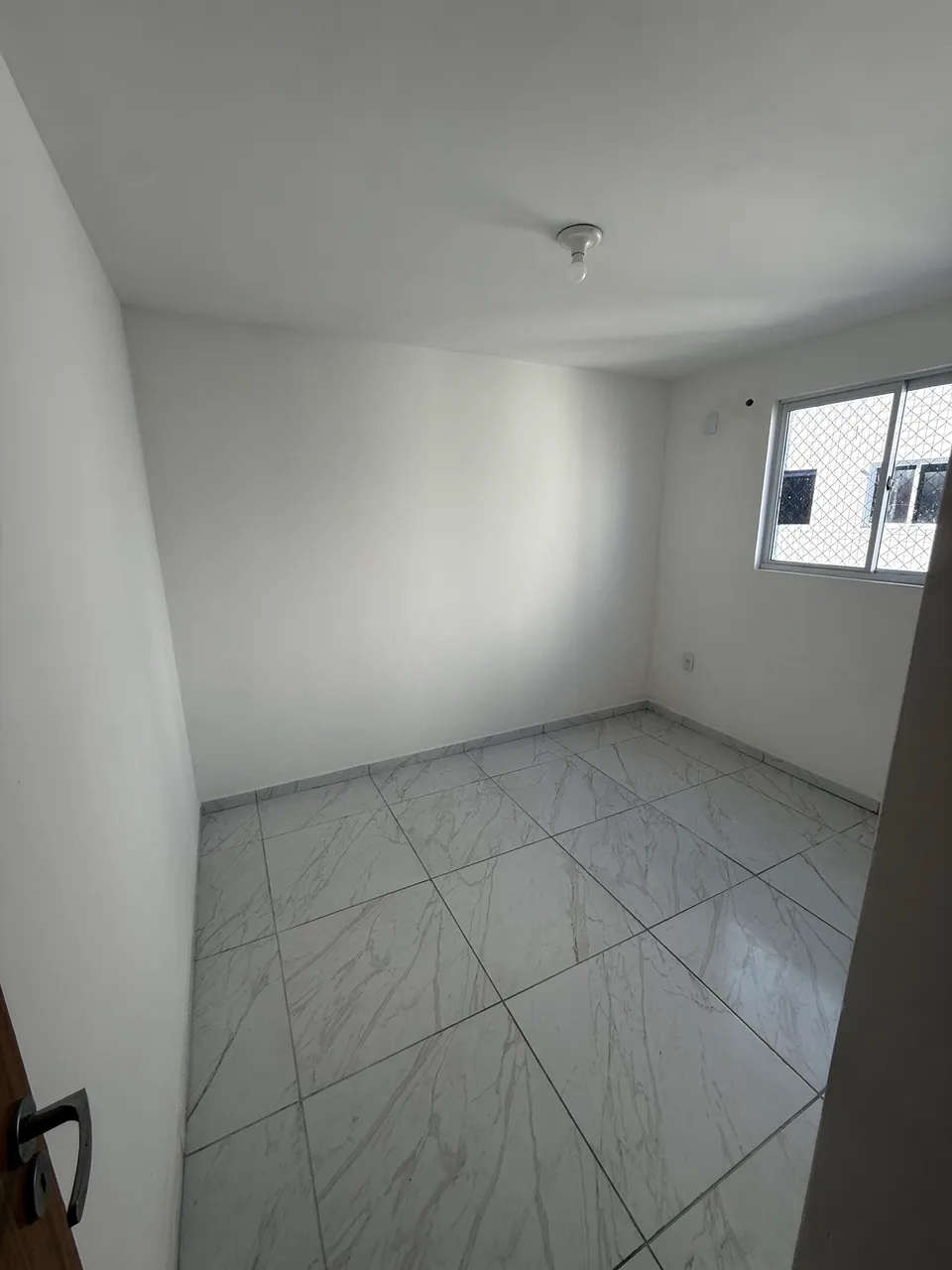Unfurnished apartment with 2 bedrooms and 2 bathrooms — photo 9