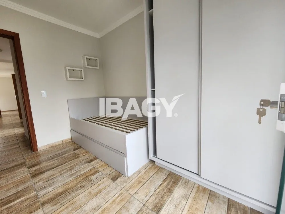 2-bedroom apartment with a home office — photo 13