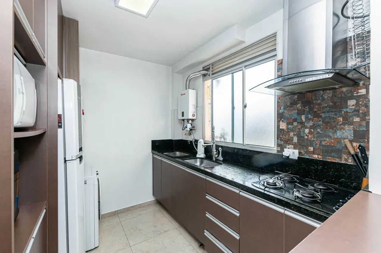 2-bedroom apartment with a washing machine in Curitiba — photo 17