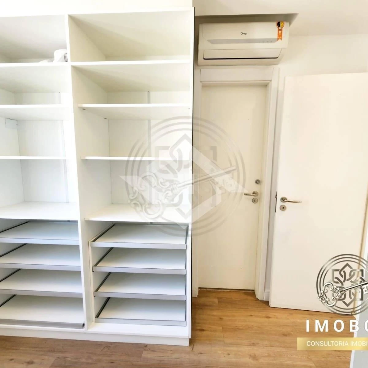 166 m² apartment with 3 bedrooms and a balcony — photo 26
