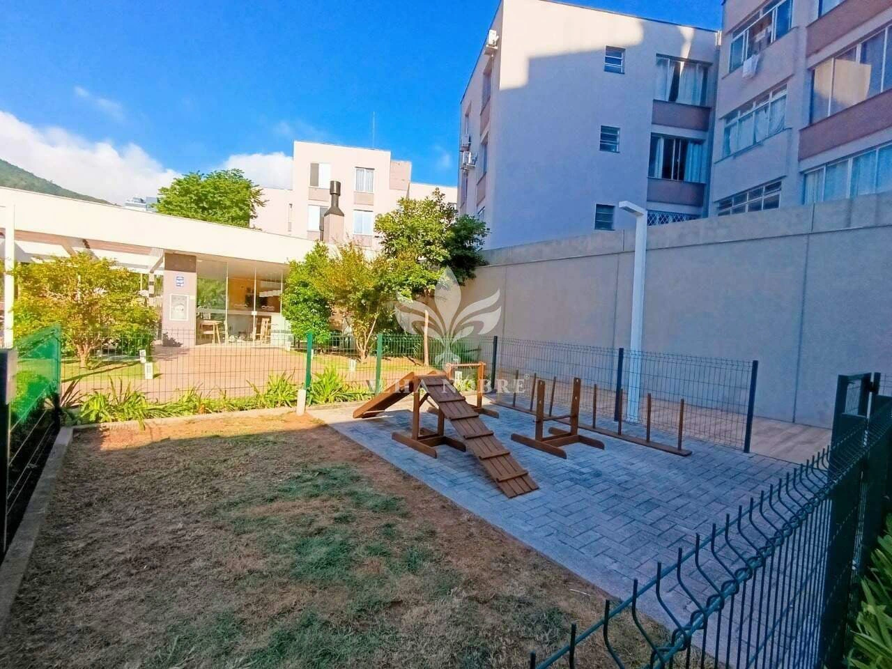 2-bedroom apartment with a private BBQ — photo 28