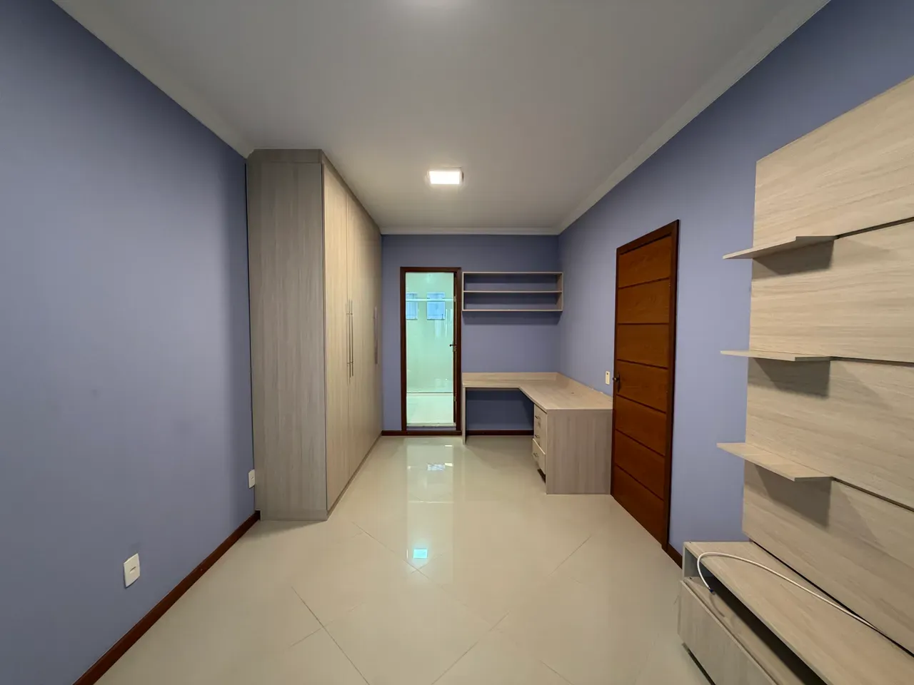 Casa com 4 quartos e 5 banheiros, 300 m² — photo 25