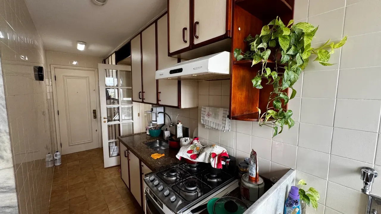 Furnished apartment, 88 m², with a glass-enclosed balcony — photo 26