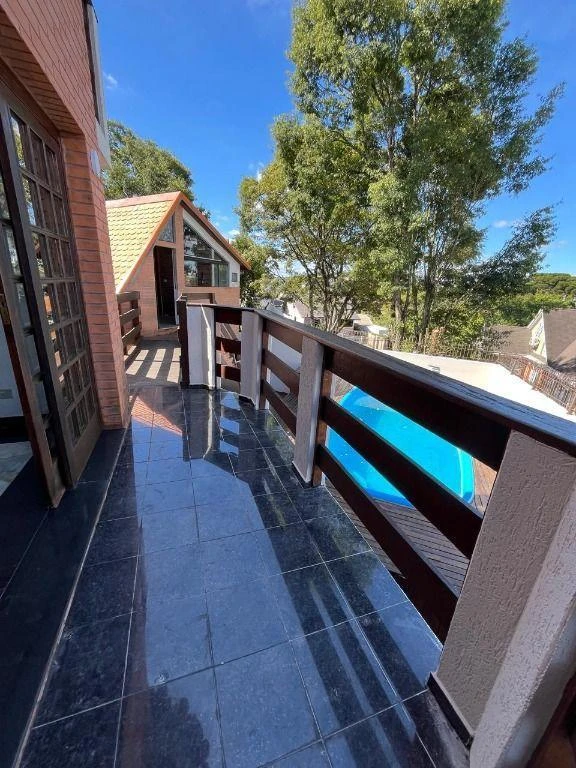 House with 3 en-suite bedrooms and a balcony, 450 m² — photo 2