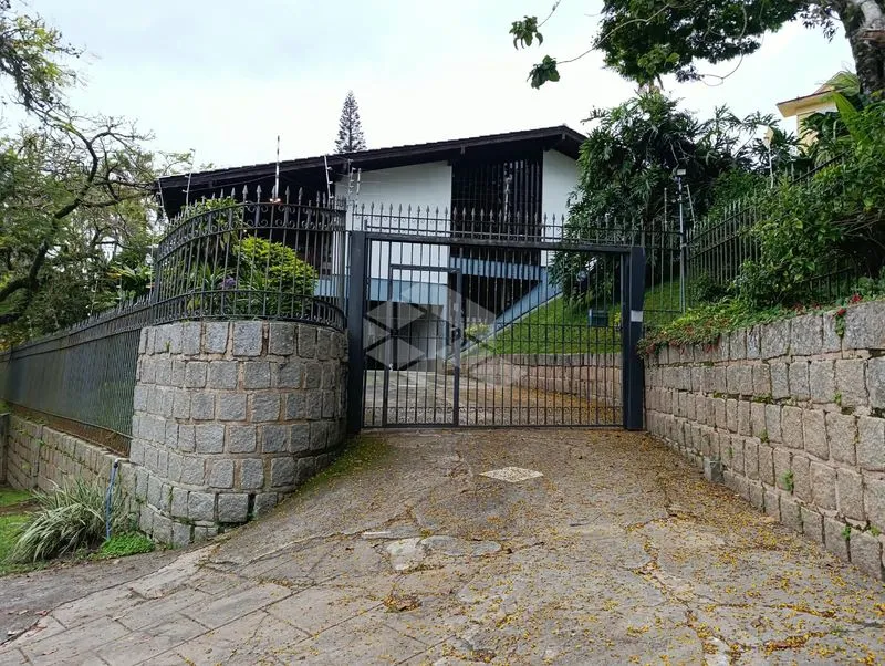 House, 600 m², with a bathtub — photo 20