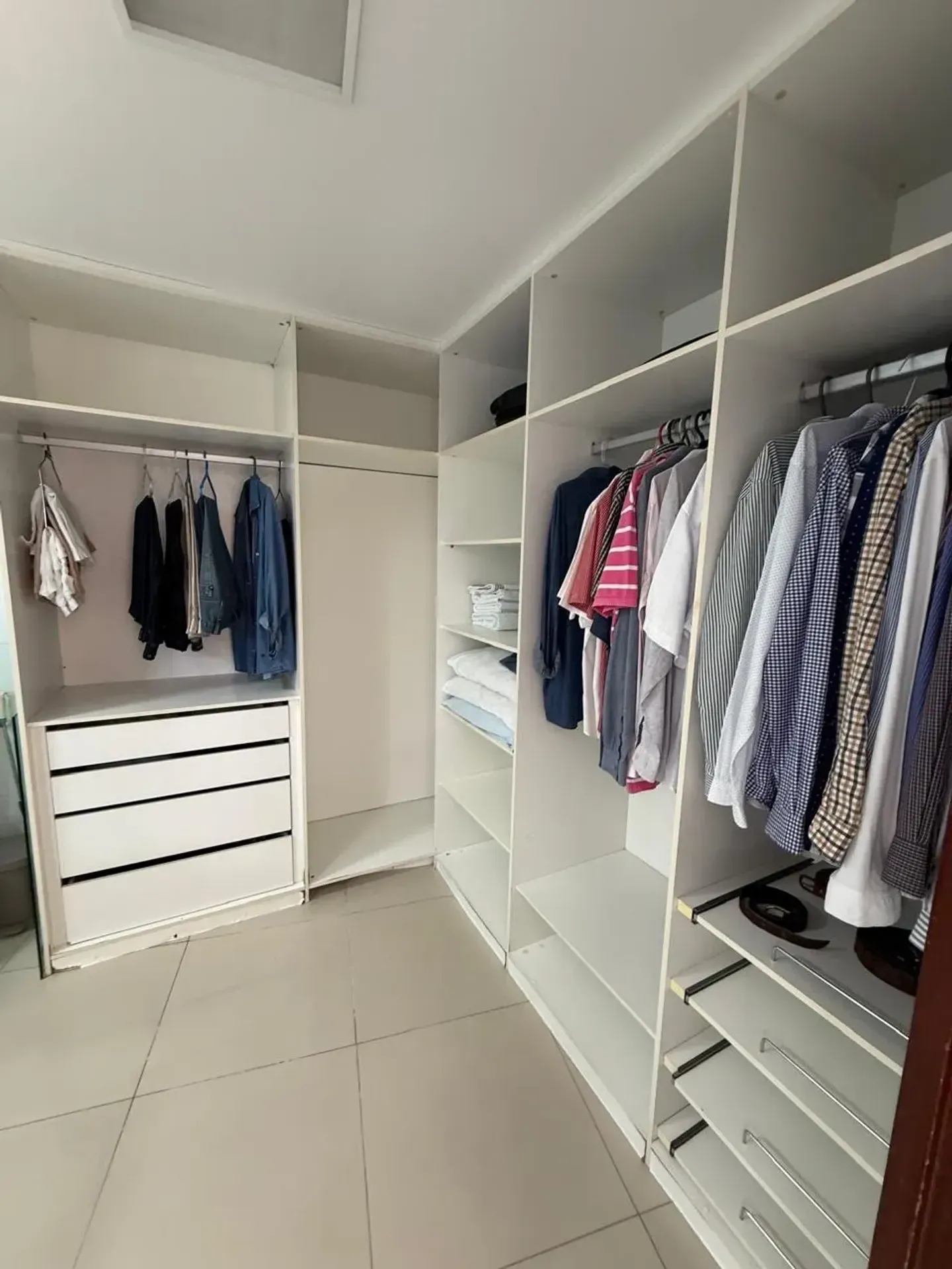 Furnished 175 m² apartment with 3 en-suite bedrooms — photo 10