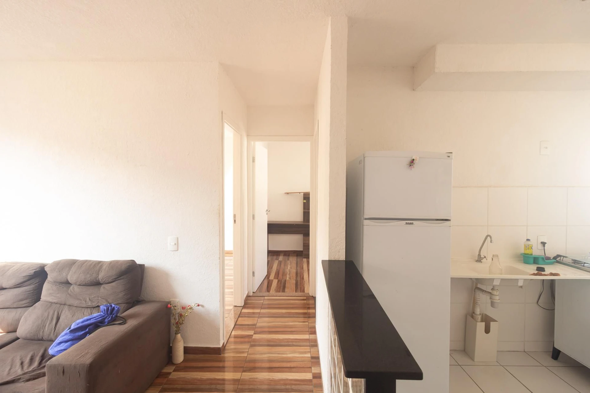 Furnished apartment with 2 bedrooms and an open kitchen — photo 31