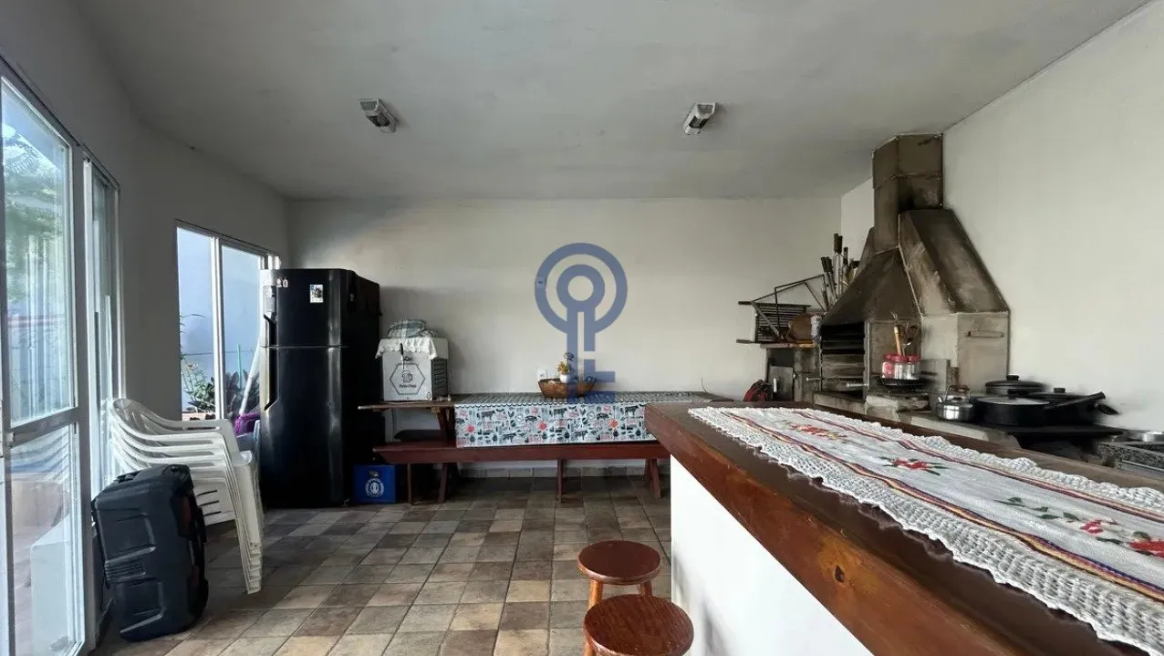 Furnished house with 5 bedrooms and 4 parking spots — photo 32
