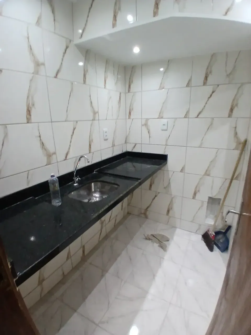 Furnished 1-bedroom apartment with a gas stove — photo 2