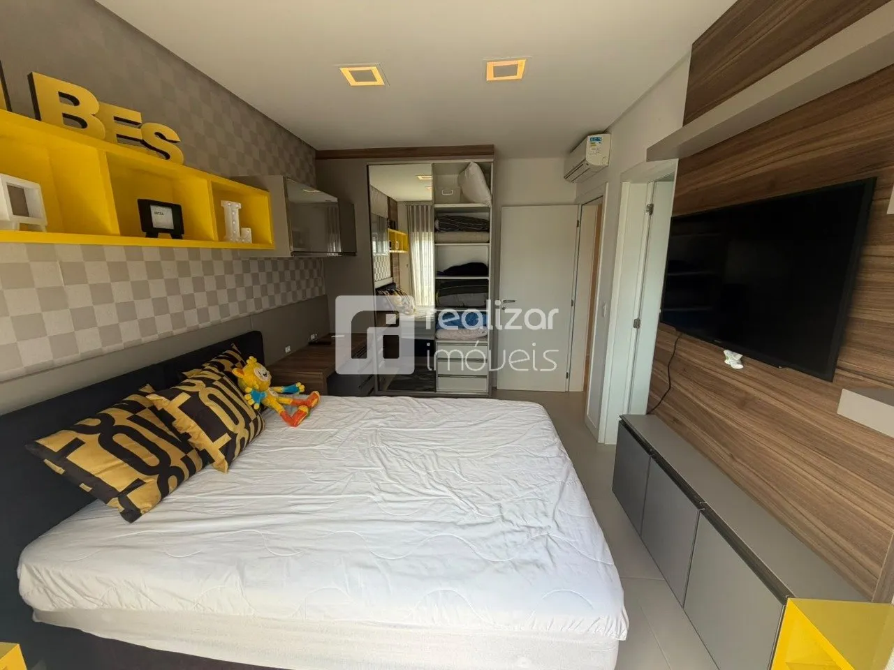 Furnished apartment, 138 m², with a home office — photo 15
