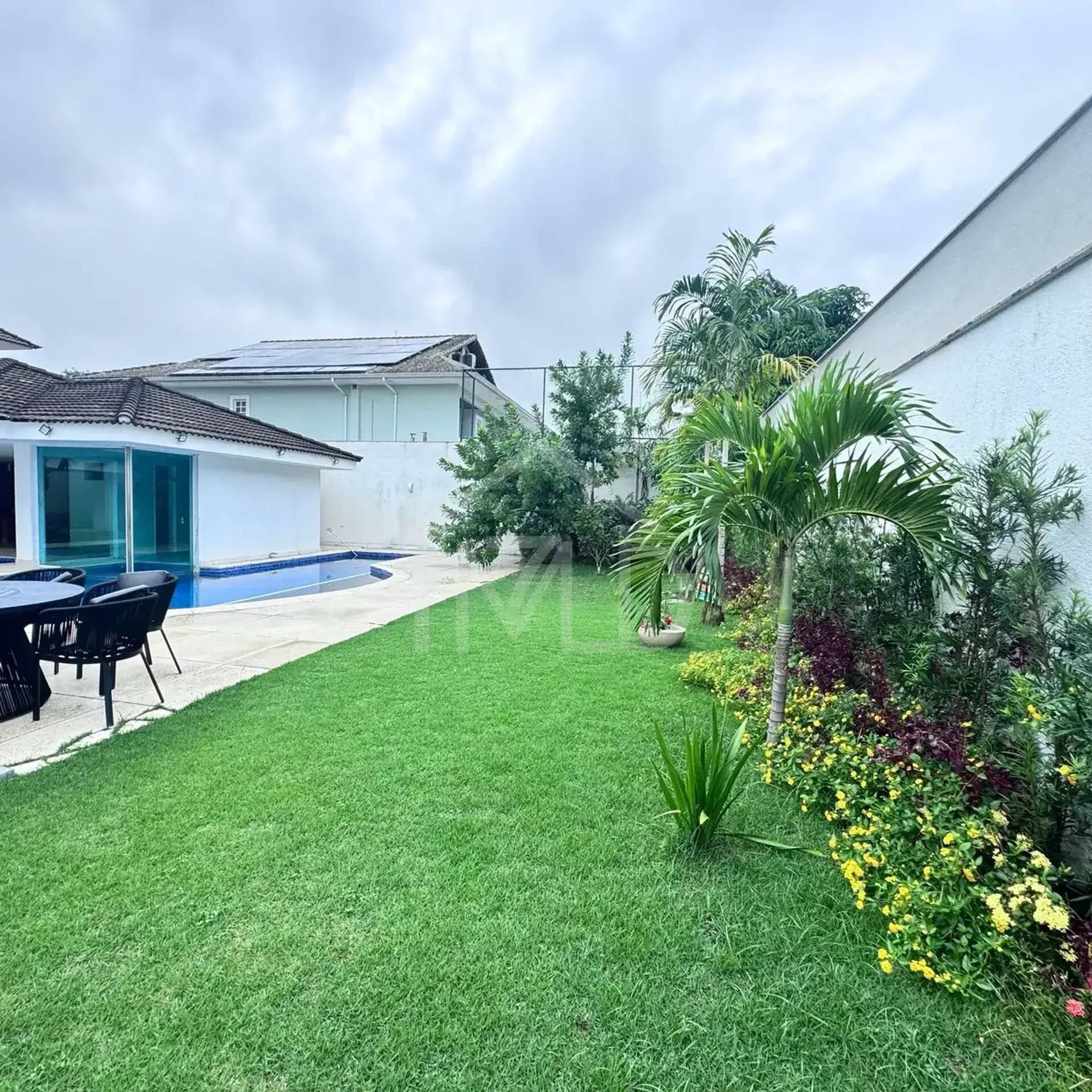Casa amueblada con 5 dormitorios y 5 baños, balcón acristalado — photo 11