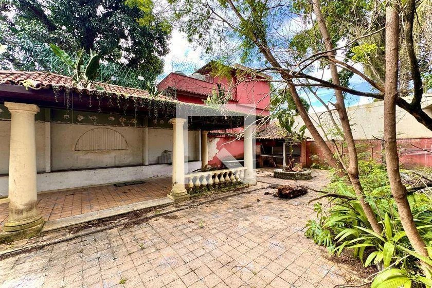 Застеклённый балкон и 3 спальни: дом 861 м² — photo 26