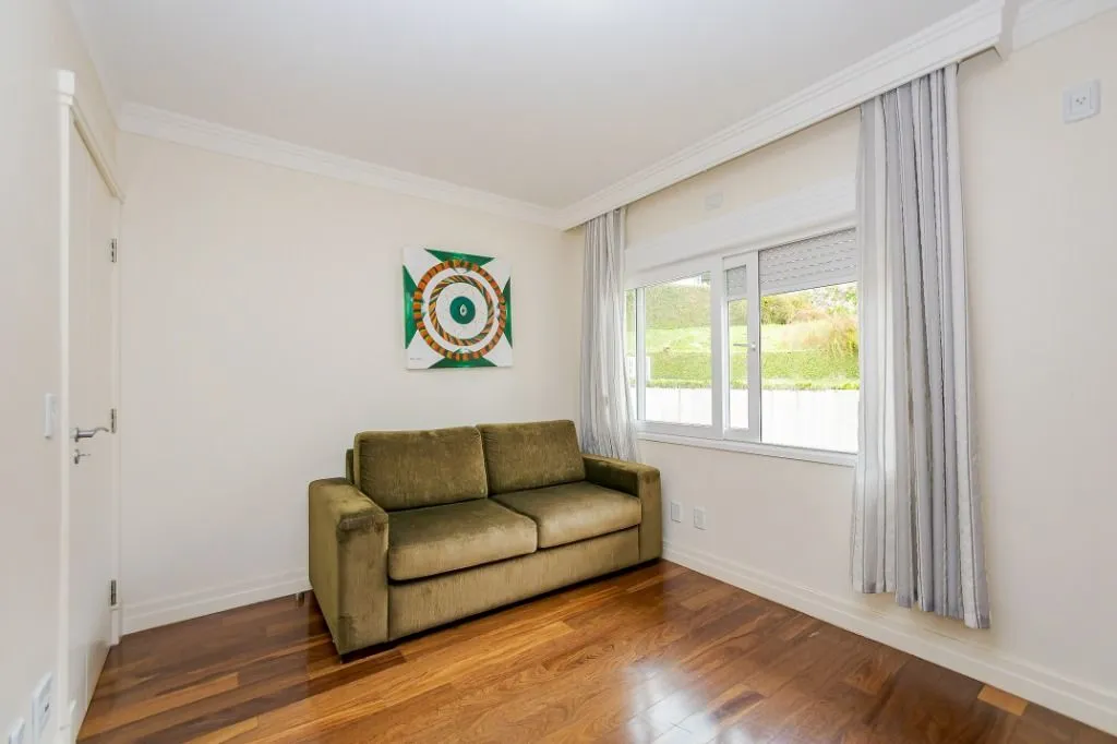 House with 4 en-suite bedrooms and private BBQ — photo 29