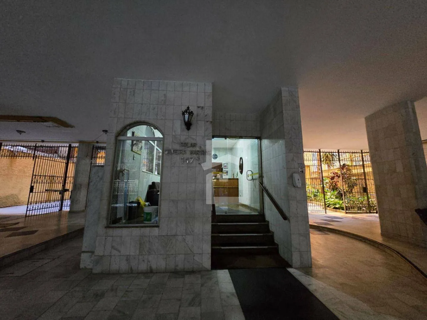 1-bedroom apartment with 24-hour concierge and 32 m² — photo 21
