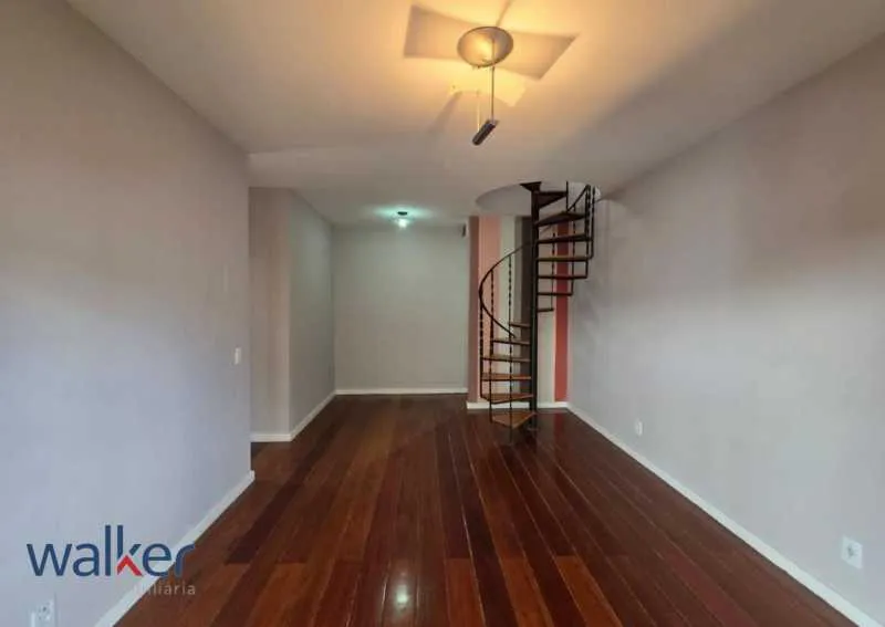 Balcony with a grill in a 3-bedroom apartment, 120 m² — photo 17