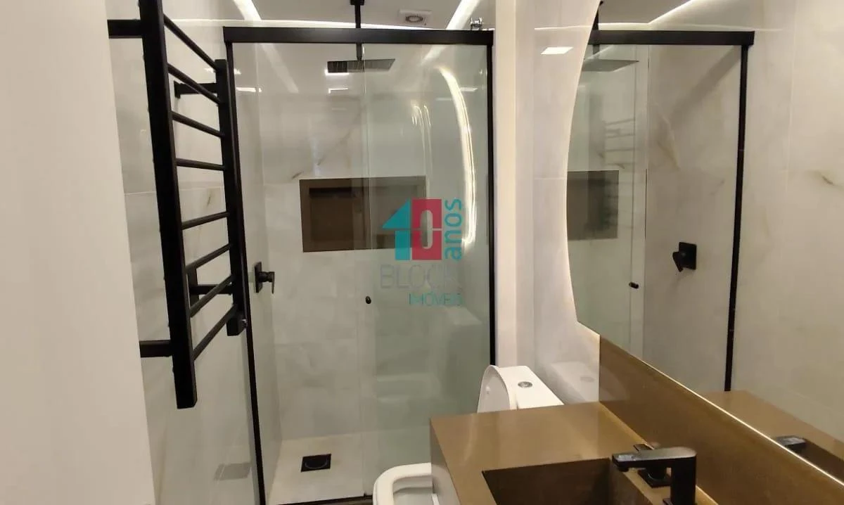 Furnished apartment, 110 m², with floor-to-ceiling windows — photo 12