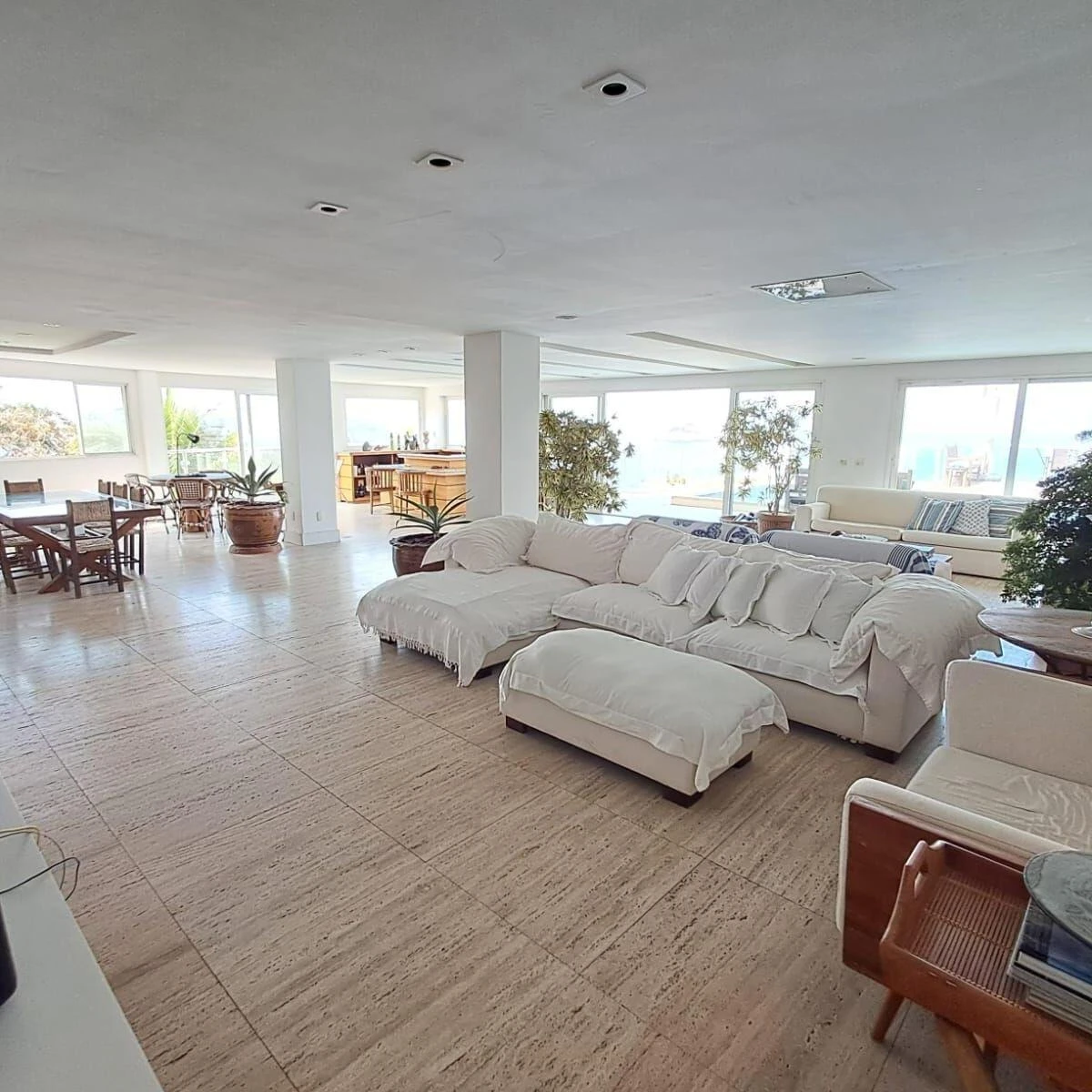 Furnished 4-bedroom house with 1450 m² and 4 parking — photo 9