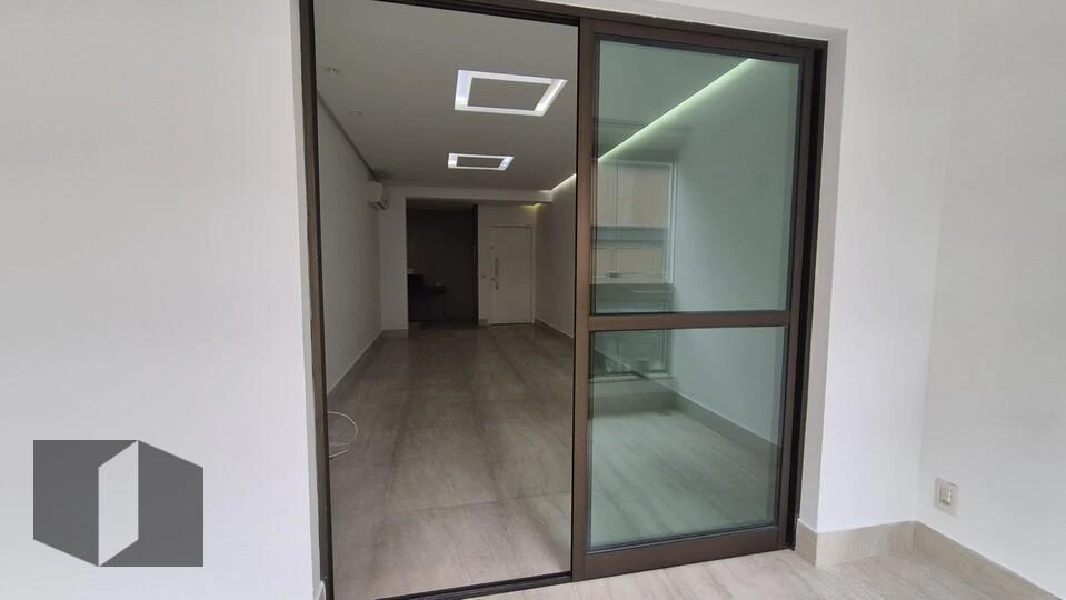 Apartamento de 2 quartos com varanda envidraçada — photo 5