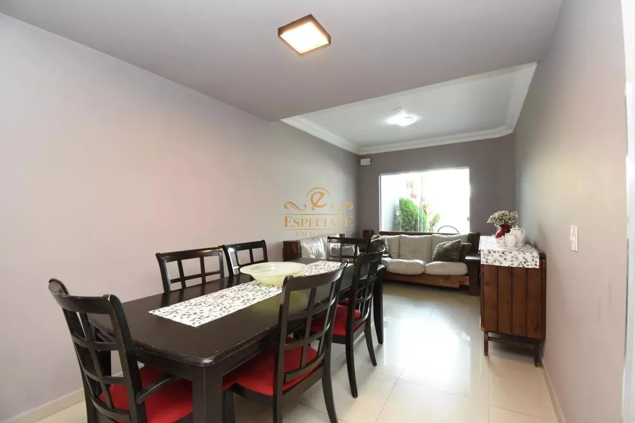 190 m² house with 3 en-suite bedrooms and private BBQ