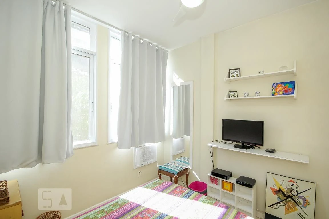 Furnished 2-bedroom apartment with laundry area — photo 12
