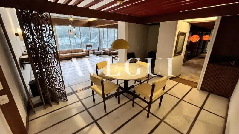 300 m² apartment with 4 bedrooms and floor-to-ceiling windows — photo 3