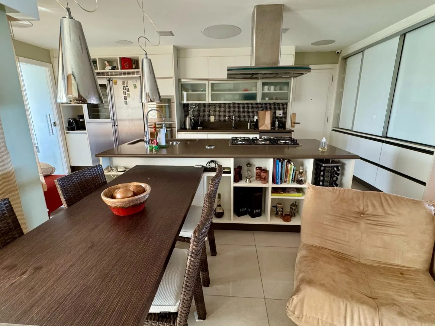 Apartamento mobiliado com 4 quartos e 260 m² — photo 30