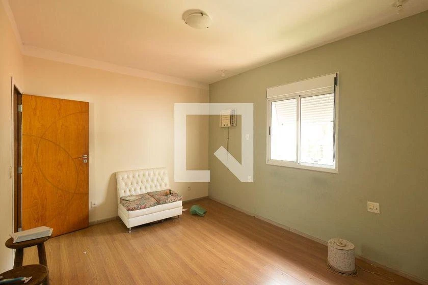 Casa de 197 m² com espaço de home office e closet — photo 47