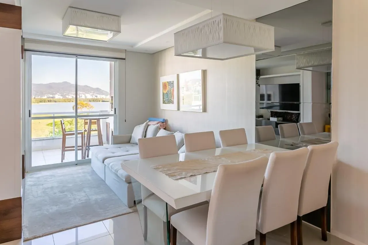 3-bedroom apartment in a building with a gym — photo 6