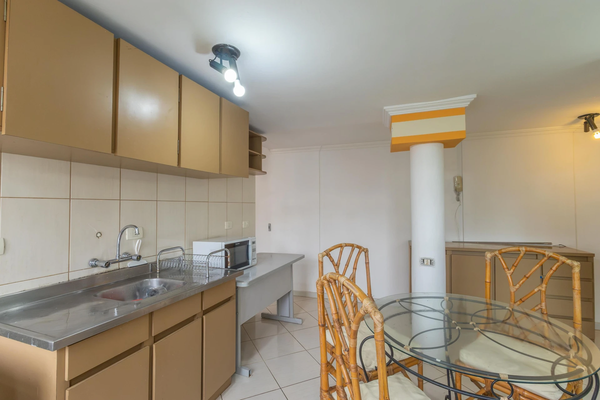 2-bedroom apartment with a washing machine in Curitiba — photo 14
