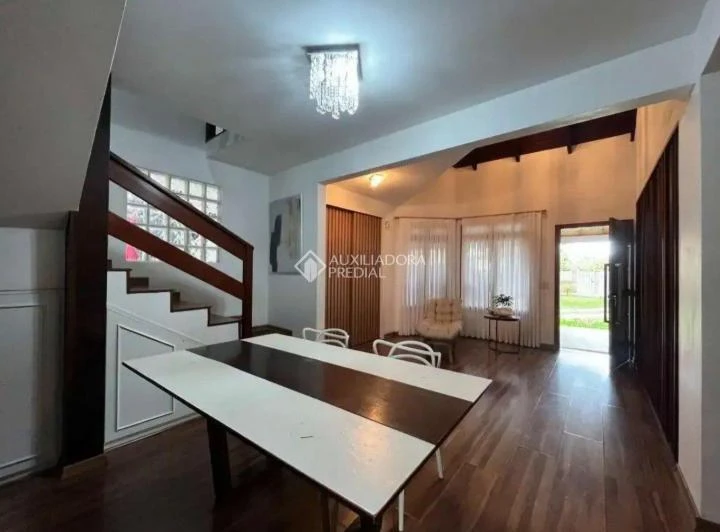 Casa com 5 dormitórios e pátio privativo — photo 6